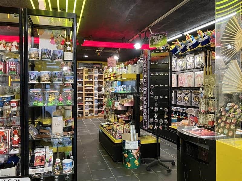 Local commercial · 214 m² · Location — photo 1