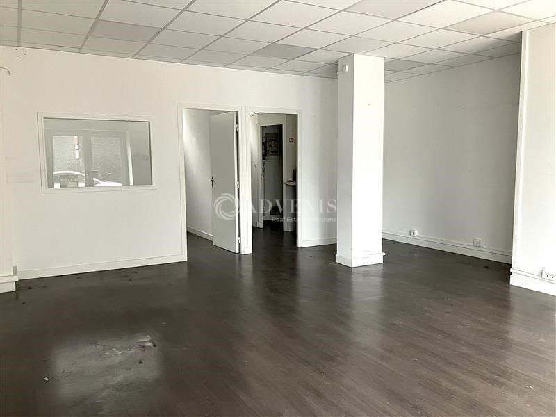 Local commercial · 54 m² · Achat des murs — photo 1