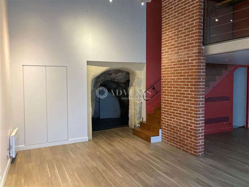 Local commercial · 84 m² · Achat des murs — photo 1
