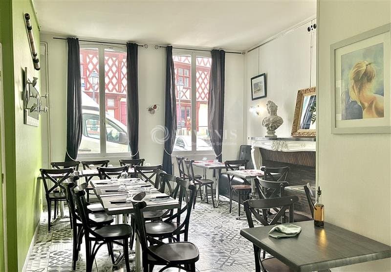 Local commercial · 140 m² · Achat des murs — photo 1