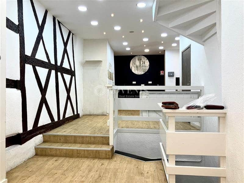 Local commercial · 74 m² · Location — photo 1