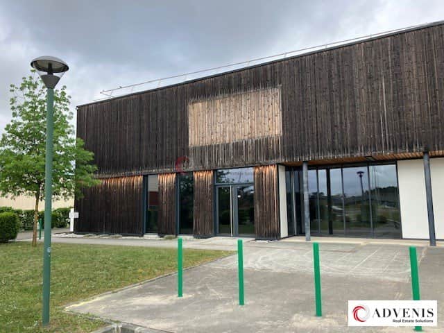 Local commercial · 330 m² · Location — photo 1
