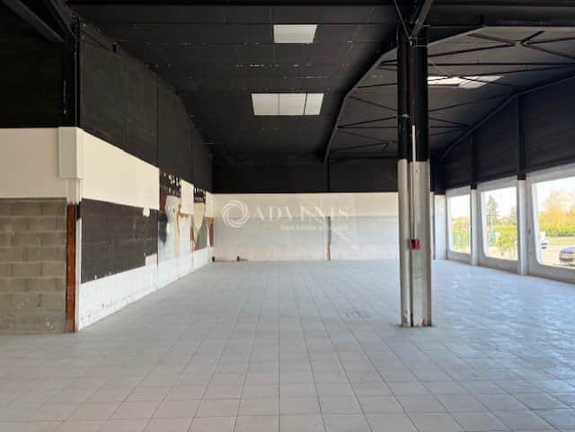 Local commercial · 600 m² · Location — photo 1
